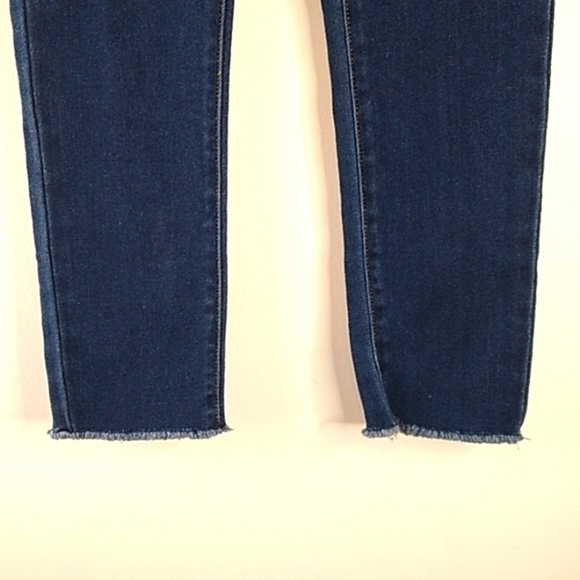 Levi's - High Rise Straight Distressed Jeans - Size 7 Regular - Picture 3 of 7